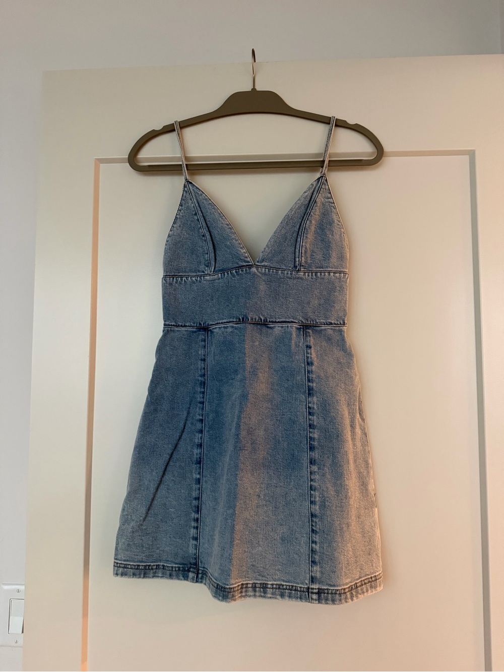 Alice + Olivia Light Blue Denim Spaghetti-Strap Mini Dress